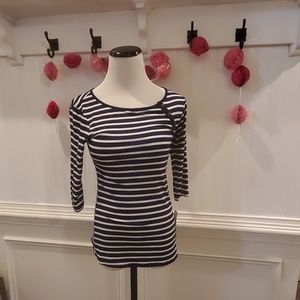 Loveappella NWT Women's Striped Quarter Sleeve